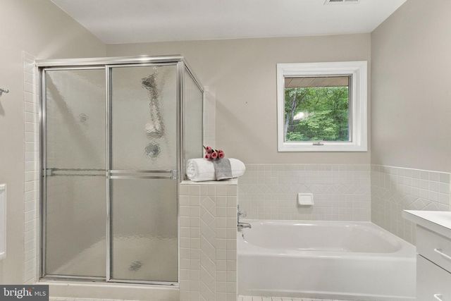 8423 LOCK LN, Warrenton, VA 20186