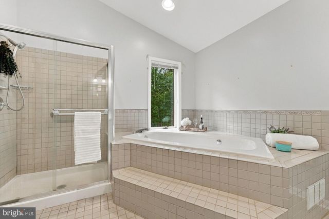 8423 LOCK LN, Warrenton, VA 20186