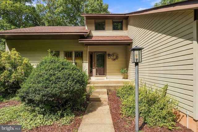 8423 LOCK LN, Warrenton, VA 20186