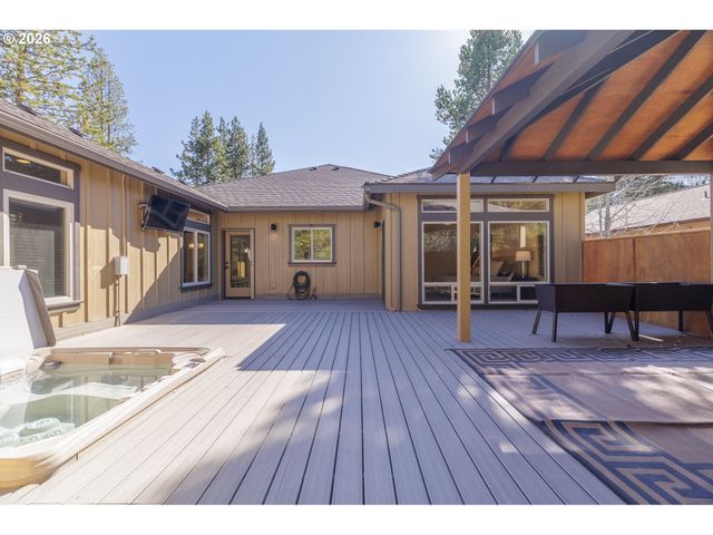 16802 PONY EXPRESS Way, Bend, OR 97707