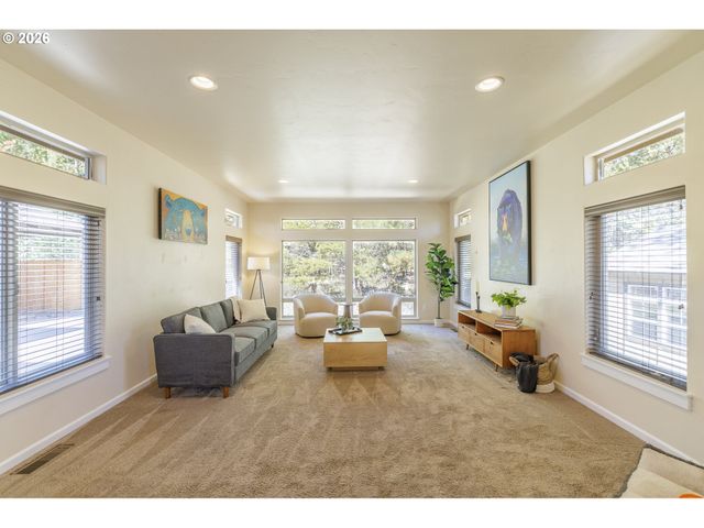 16802 PONY EXPRESS Way, Bend, OR 97707