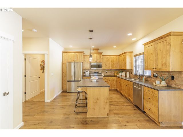 16802 PONY EXPRESS Way, Bend, OR 97707