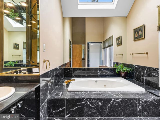 1983 MELMAR RD, Huntingdon Valley, PA 19006