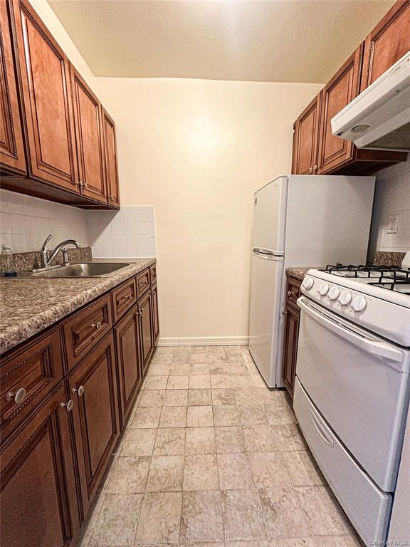 10025 Queens Boulevard 6L, Forest Hills, NY 11375 — photo 2