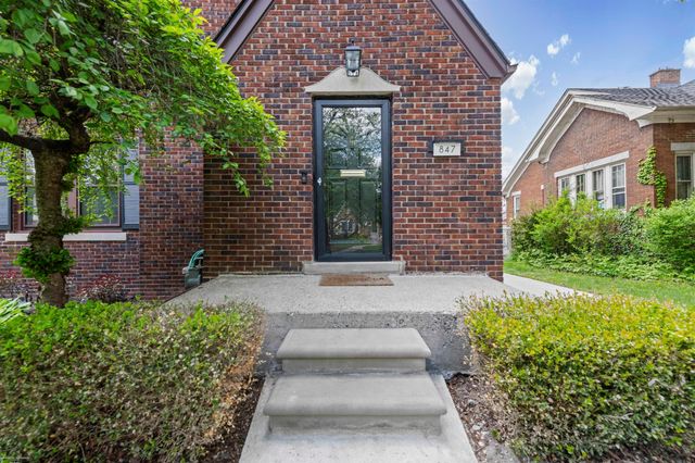 847 University Place, Grosse Pointe, MI 48230