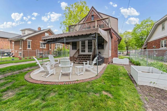 847 University Place, Grosse Pointe, MI 48230