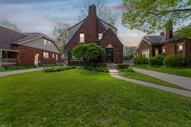 847 University Place, Grosse Pointe, MI 48230
