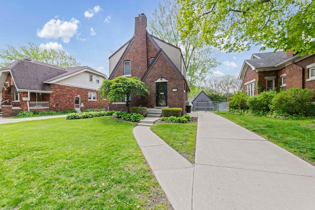 847 University Place, Grosse Pointe, MI 48230