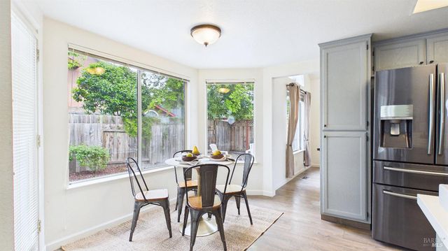 6424 Apollo Pl, Windsor, CA 95492