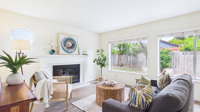 6424 Apollo Pl, Windsor, CA 95492