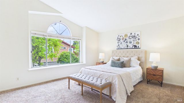 6424 Apollo Pl, Windsor, CA 95492