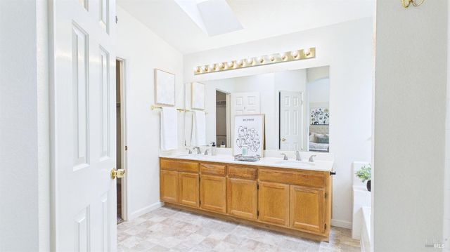 6424 Apollo Pl, Windsor, CA 95492