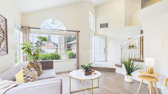 6424 Apollo Pl, Windsor, CA 95492