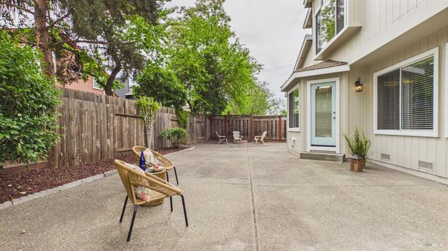 6424 Apollo Pl, Windsor, CA 95492