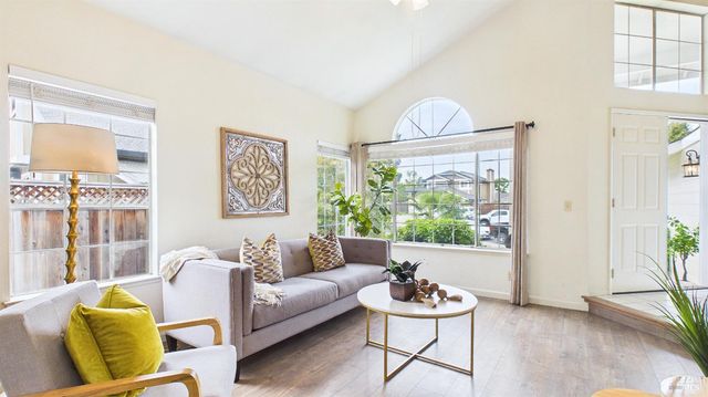 6424 Apollo Pl, Windsor, CA 95492