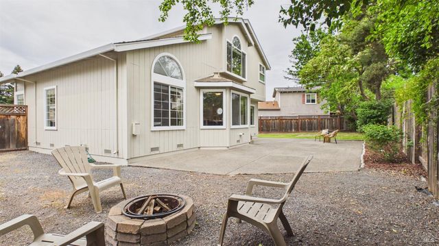 6424 Apollo Pl, Windsor, CA 95492