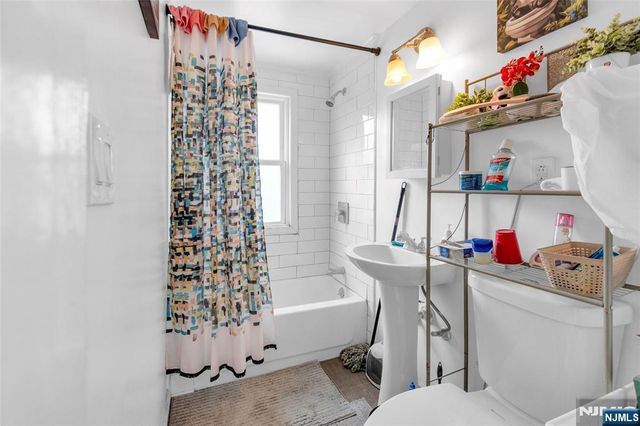 414 Mechanic Street, Orange, NJ 07050