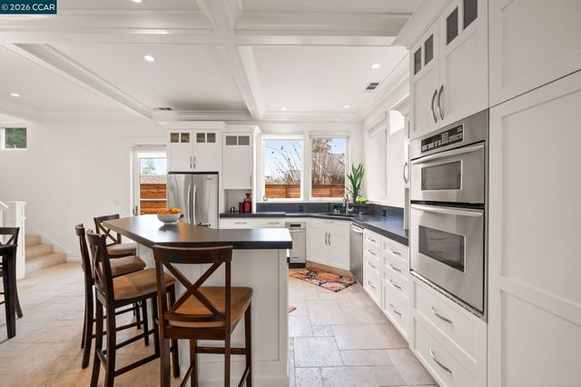 1333 Warren St, Martinez, CA 94553