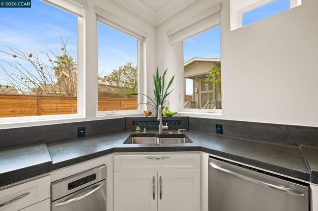 1333 Warren St, Martinez, CA 94553