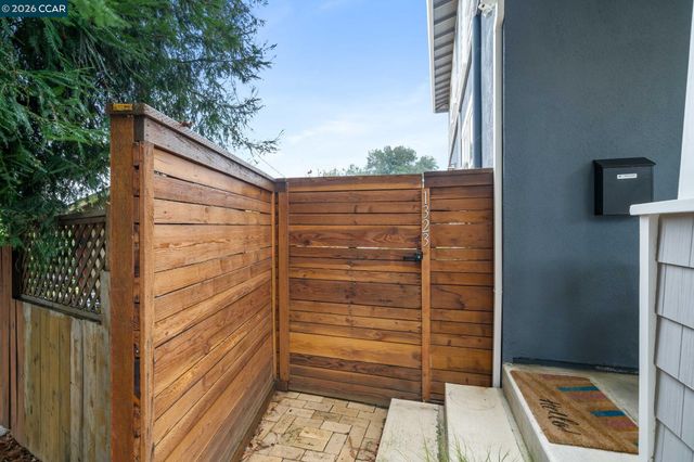 1333 Warren St, Martinez, CA 94553