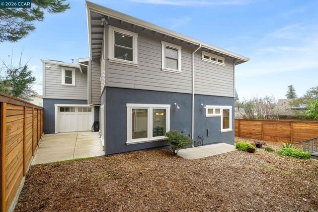 1333 Warren St, Martinez, CA 94553