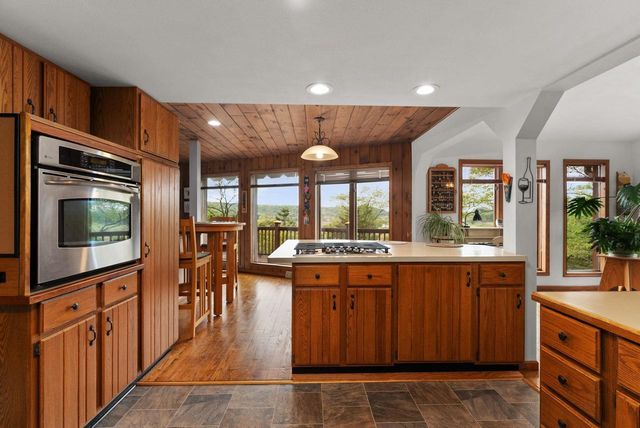 6460 Cooke Road, Mazomanie, WI 53560