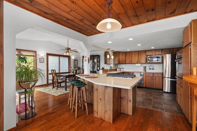 6460 Cooke Road, Mazomanie, WI 53560