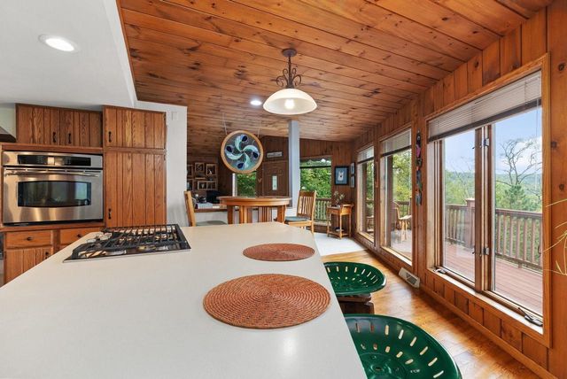 6460 Cooke Road, Mazomanie, WI 53560