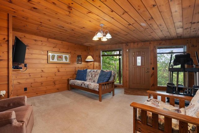 6460 Cooke Road, Mazomanie, WI 53560