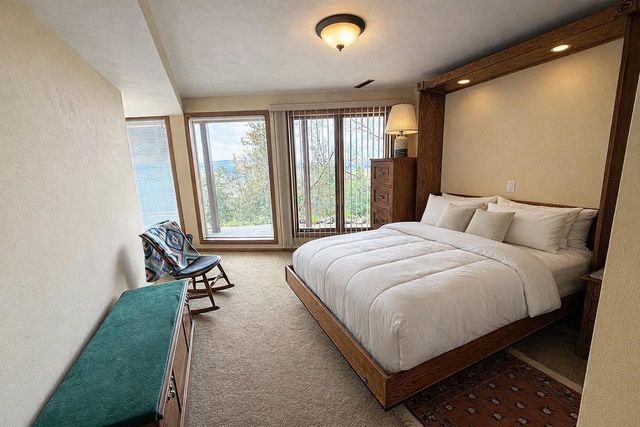 6460 Cooke Road, Mazomanie, WI 53560