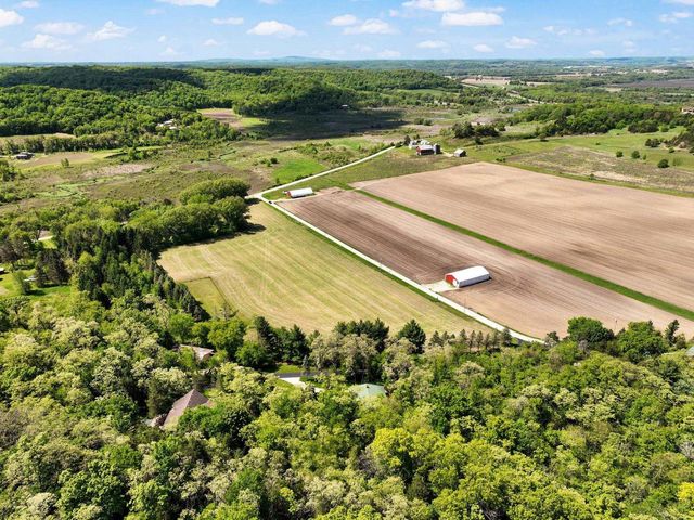 6460 Cooke Road, Mazomanie, WI 53560