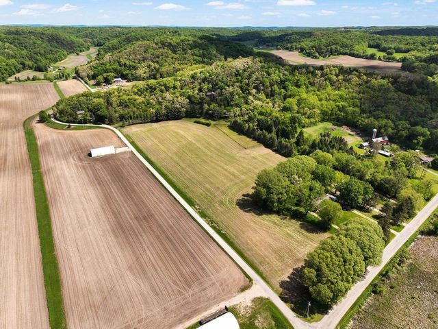 6460 Cooke Road, Mazomanie, WI 53560