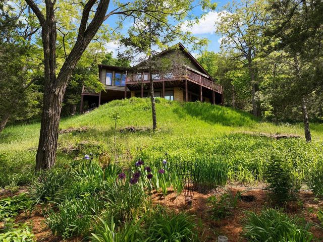 6460 Cooke Road, Mazomanie, WI 53560