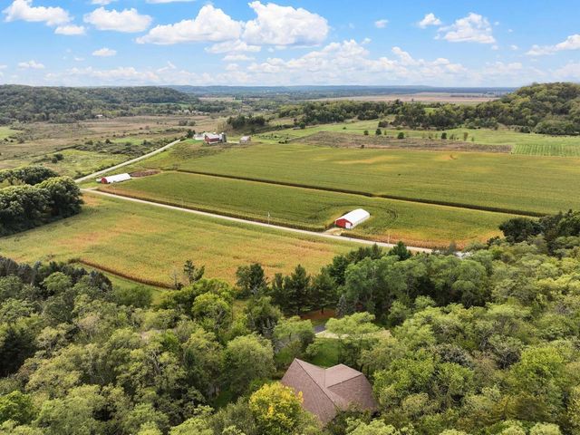 6460 Cooke Road, Mazomanie, WI 53560