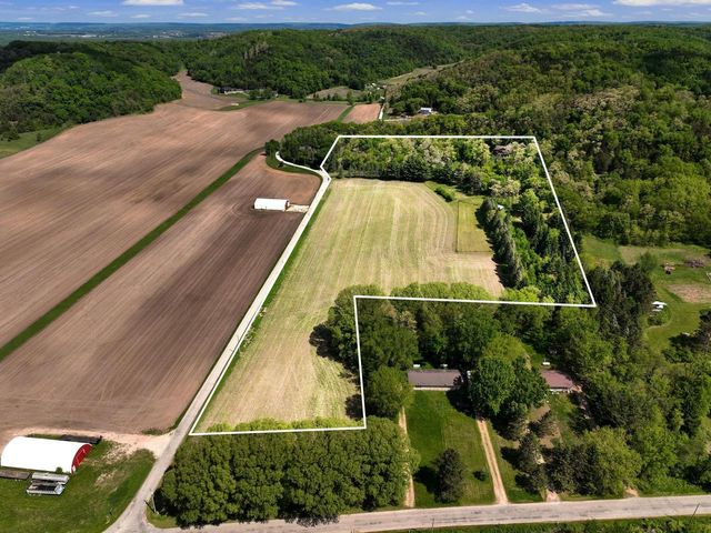 6460 Cooke Road, Mazomanie, WI 53560