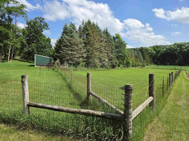 6460 Cooke Road, Mazomanie, WI 53560