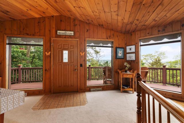 6460 Cooke Road, Mazomanie, WI 53560