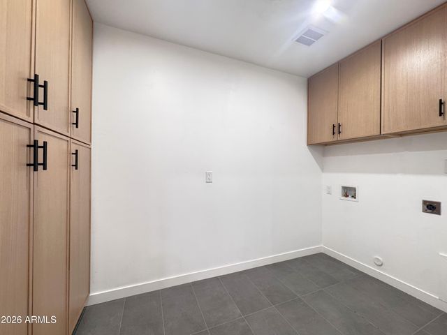 6407 E WILSHIRE Drive, Scottsdale, AZ 85257