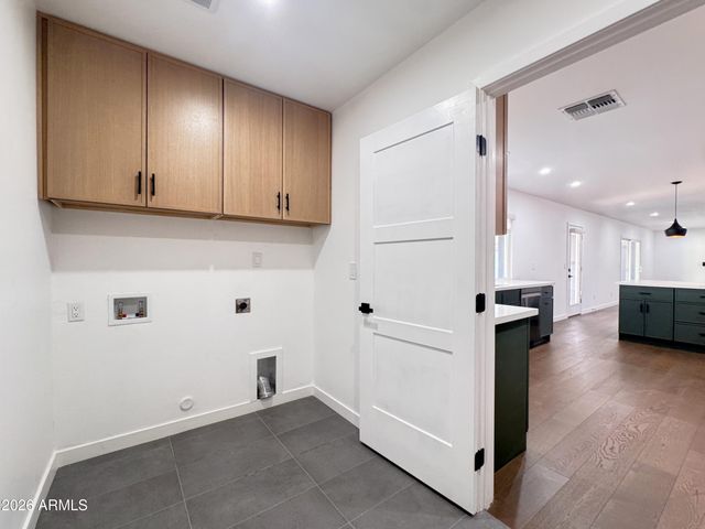 6407 E WILSHIRE Drive, Scottsdale, AZ 85257