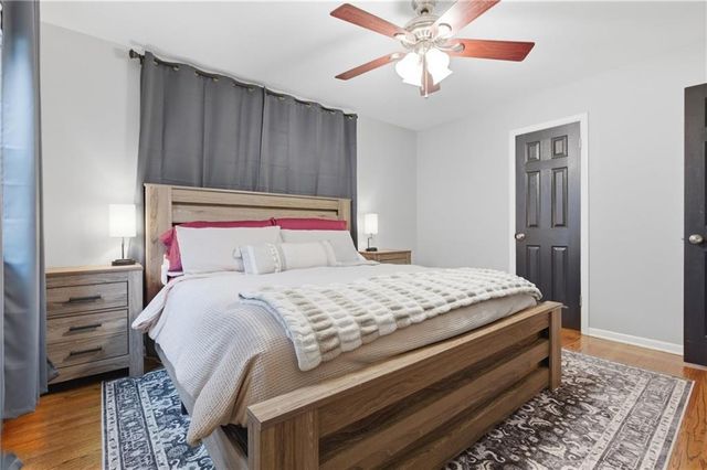 2816 Berry Lane, Independence, MO 64057