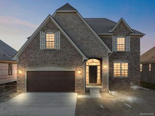 4060 Blossom Drive, Sterling Heights, MI 48314