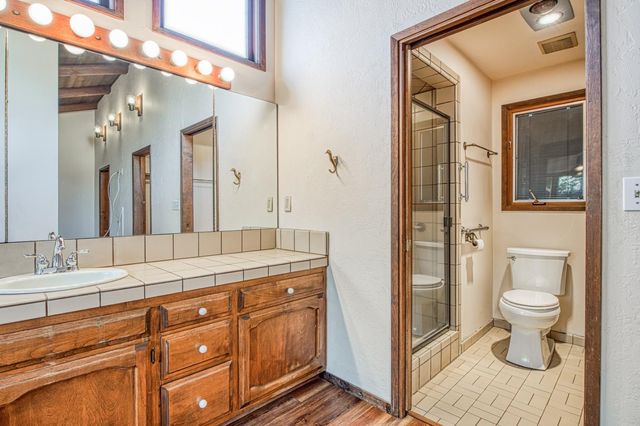 145 E University Avenue, Fresno, CA 93704