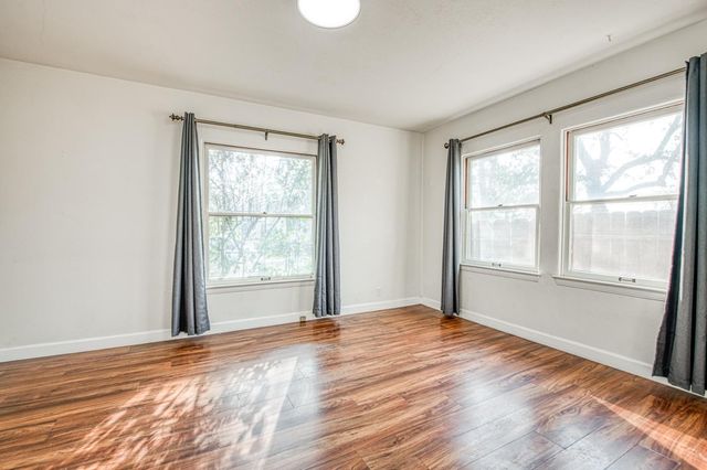 145 E University Avenue, Fresno, CA 93704