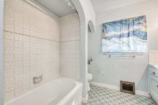 145 E University Avenue, Fresno, CA 93704