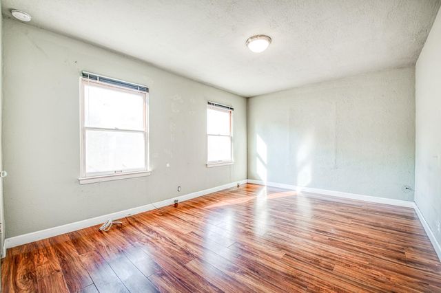 145 E University Avenue, Fresno, CA 93704