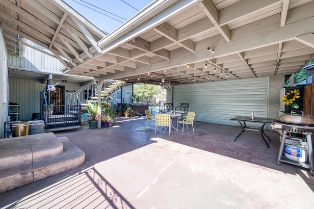 145 E University Avenue, Fresno, CA 93704