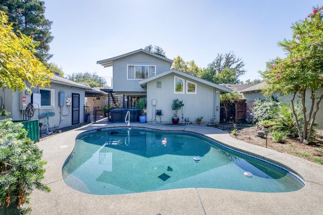 145 E University Avenue, Fresno, CA 93704