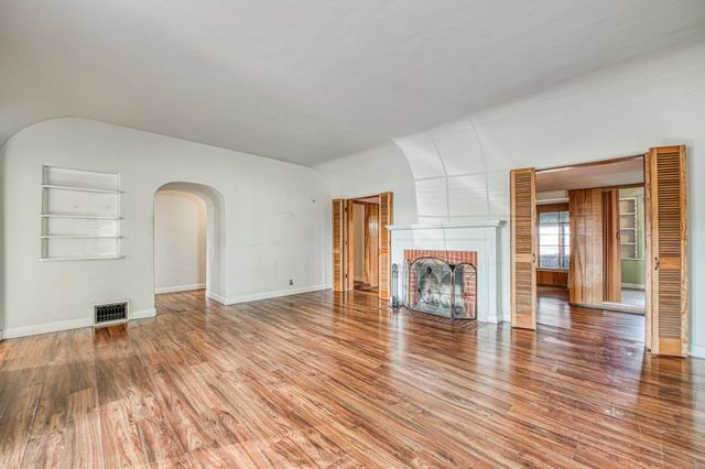 145 E University Avenue, Fresno, CA 93704