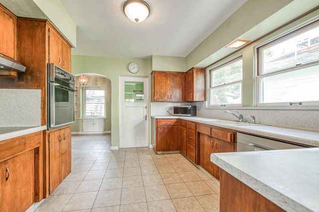 145 E University Avenue, Fresno, CA 93704