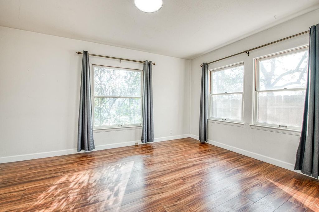 Image 13 of property listing at 145 E University Avenue, Fresno, CA 93704